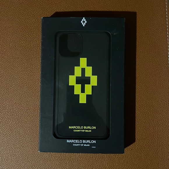 Marcelo Burlon County of Milan iPhone 11pro case - Picture 1 of 3